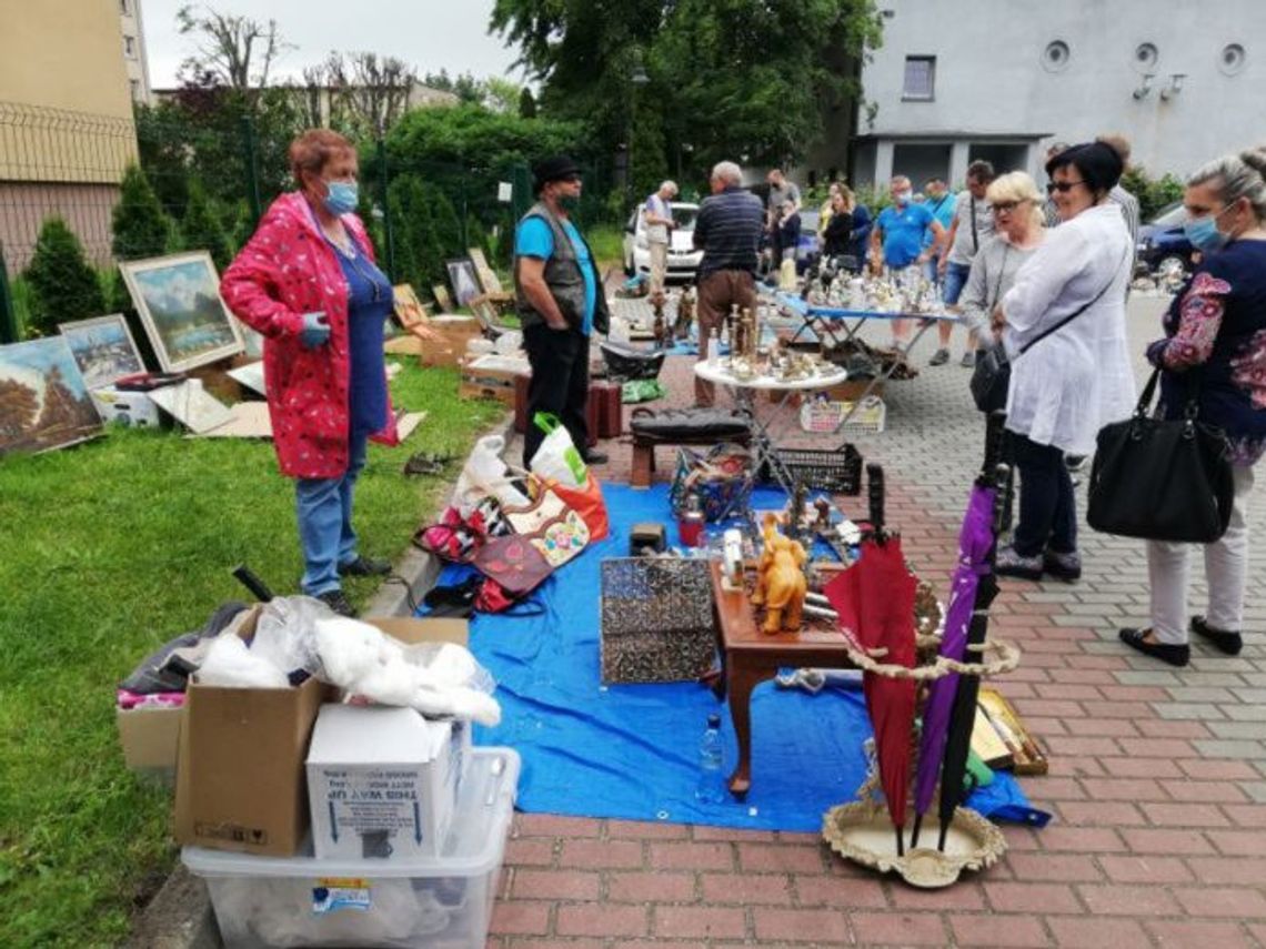 Biżuteria, ozdoby, szkło, porcelana i rękodzieło. Jutro odbędzie się ostatni w tym roku Targ Staroci