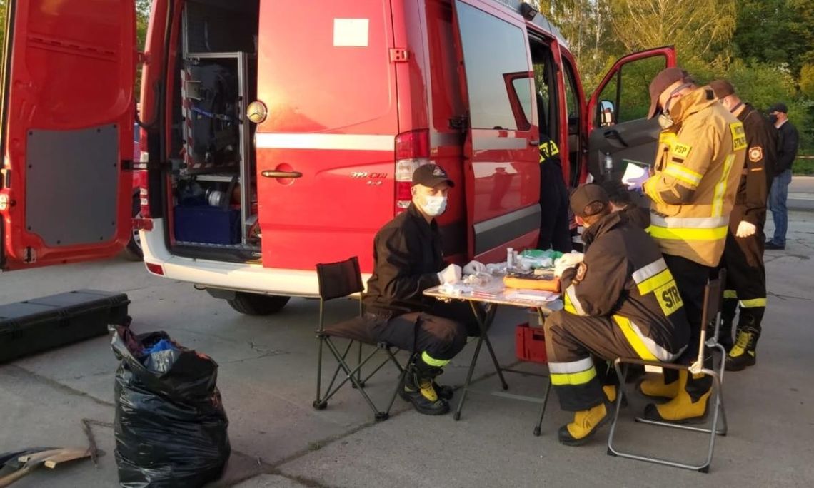 Bomba ekologiczna w Skarbimierzu. Na pomoc ruszyli kędzierzyńscy strażacy