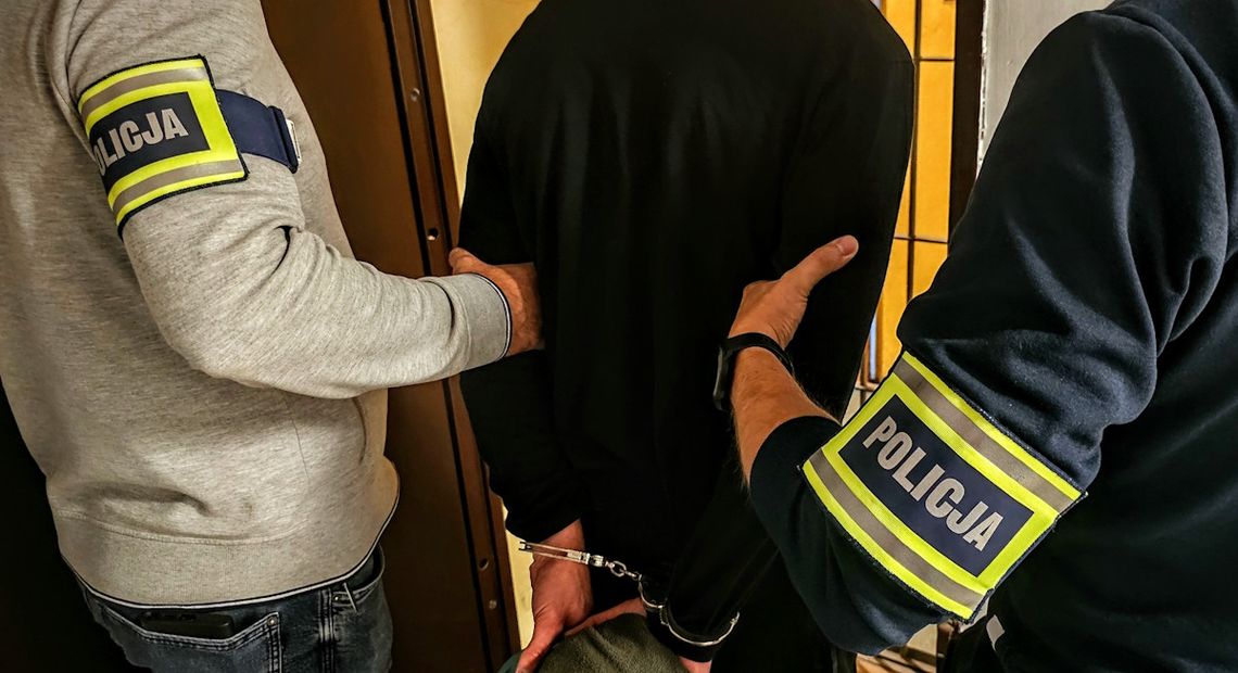 Bongo zwróciło uwagę policjantów. 31-latek z naszego powiatu miał przy sobie 15 gramów marihuany Bongo zwróciło uwagę policjantów. 31-latek z naszego powiatu miał przy sobie 15 gramów marihuany