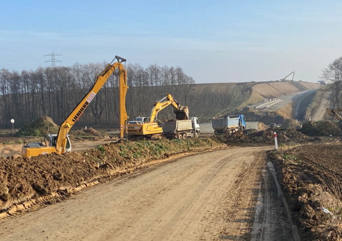 Budowa obwodnicy północnej wchodzi w kolejną fazę. Zmiana w organizacji ruchu na terenie Lenartowic