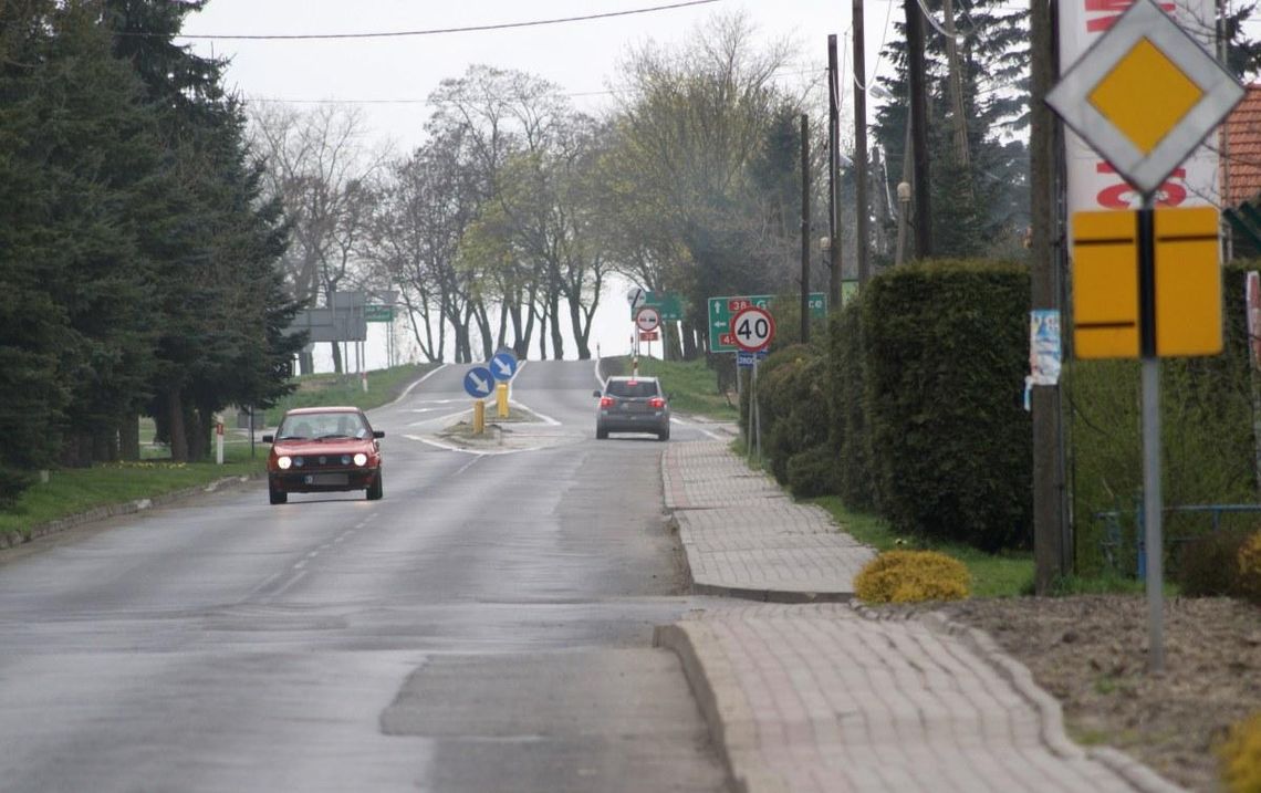 Budowa ronda w Reńskiej Wsi częścią dużej przebudowy dk 45. Inwestycja ma ruszyć w przyszłym roku