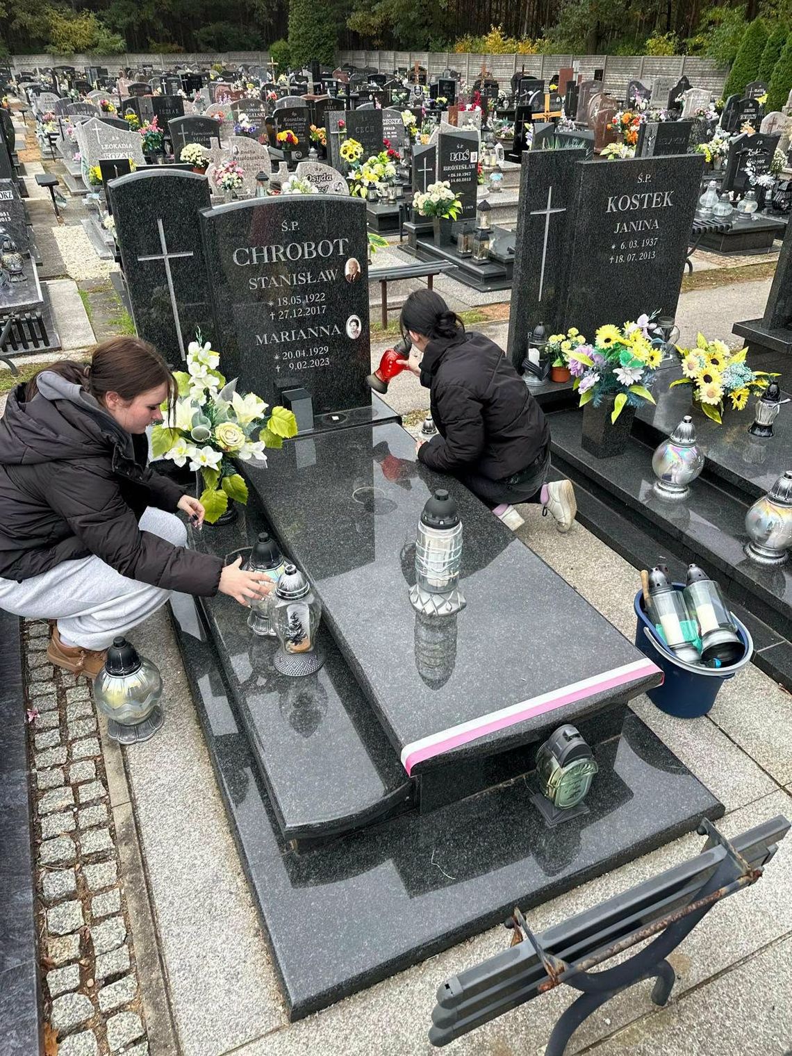 By pamięć o nich nie zgasła. Żołnierze i młodzież zadbali o groby polskich bohaterów By pamięć o nich nie zgasła. Żołnierze i młodzież zadbali o groby polskich bohaterów