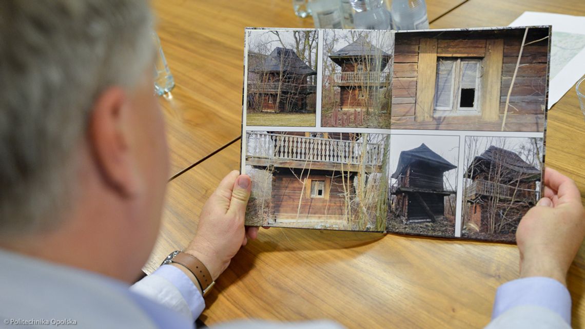 Chcą uratować drewniany domek ze Sławięcic. W całości przewiozą go do muzeum