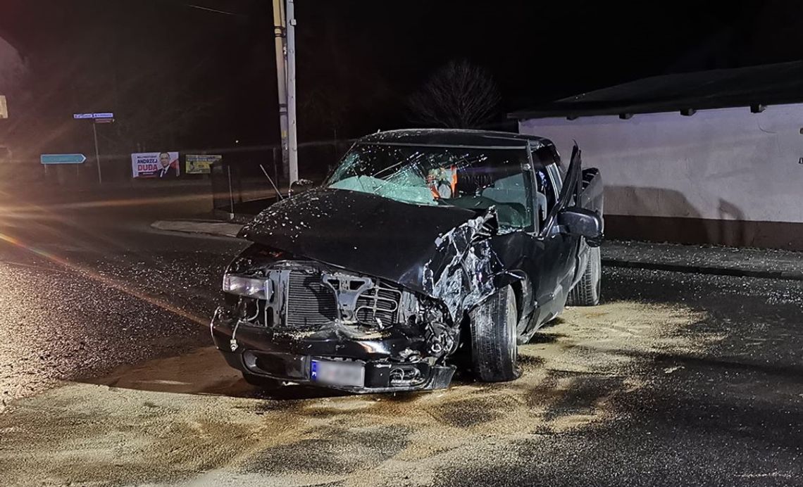 Chevrolet wpadł w poślizg i uderzył w ścianę. Groźnie wyglądająca kolizja w Cisku