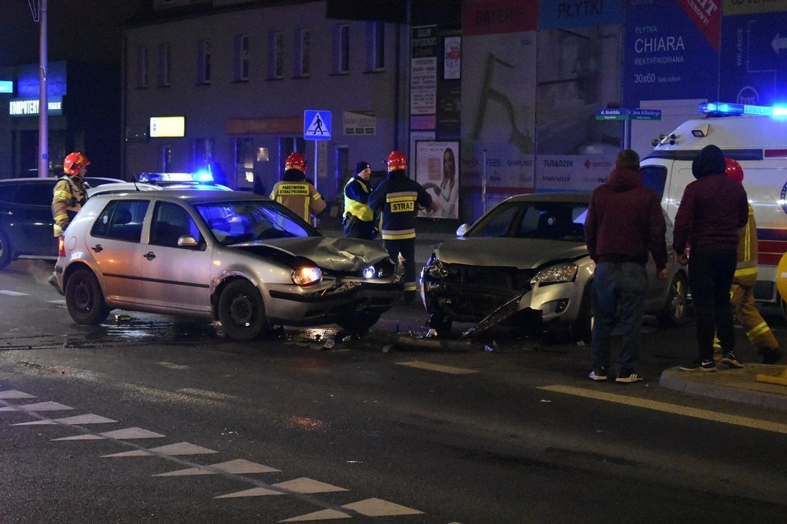 Chwila nieuwagi doprowadziła do kolizji. Zderzenie dwóch pojazdów na Kozielskiej