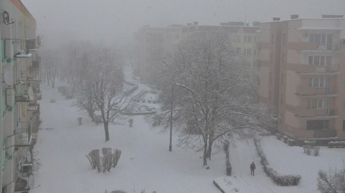 Ciemne chmury nad Kędzierzynem-Koźlem. Od kilkunastu godzin miasto dusi się smogiem