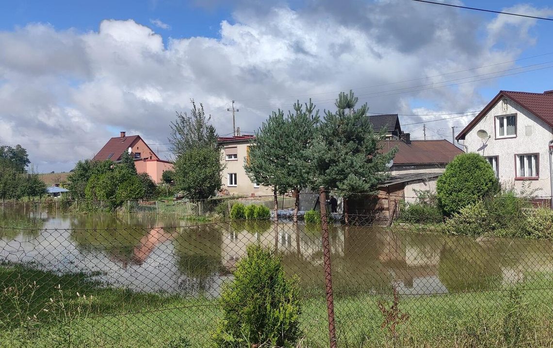 Ciężka sytuacja hydrologiczna w gminie Reńska Wieś. Wszystkie lokalne potoki wystąpiły z brzegów