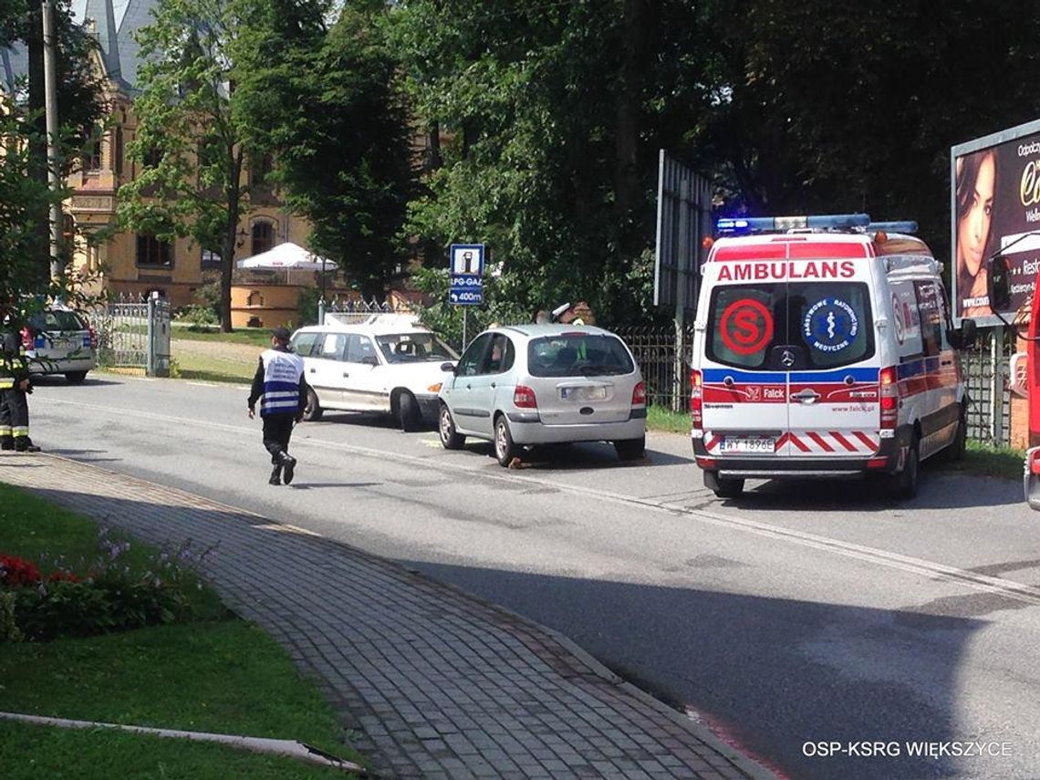 Czołówka dwóch osobówek na drodze krajowej nr 40 w Większycach. ZDJĘCIA