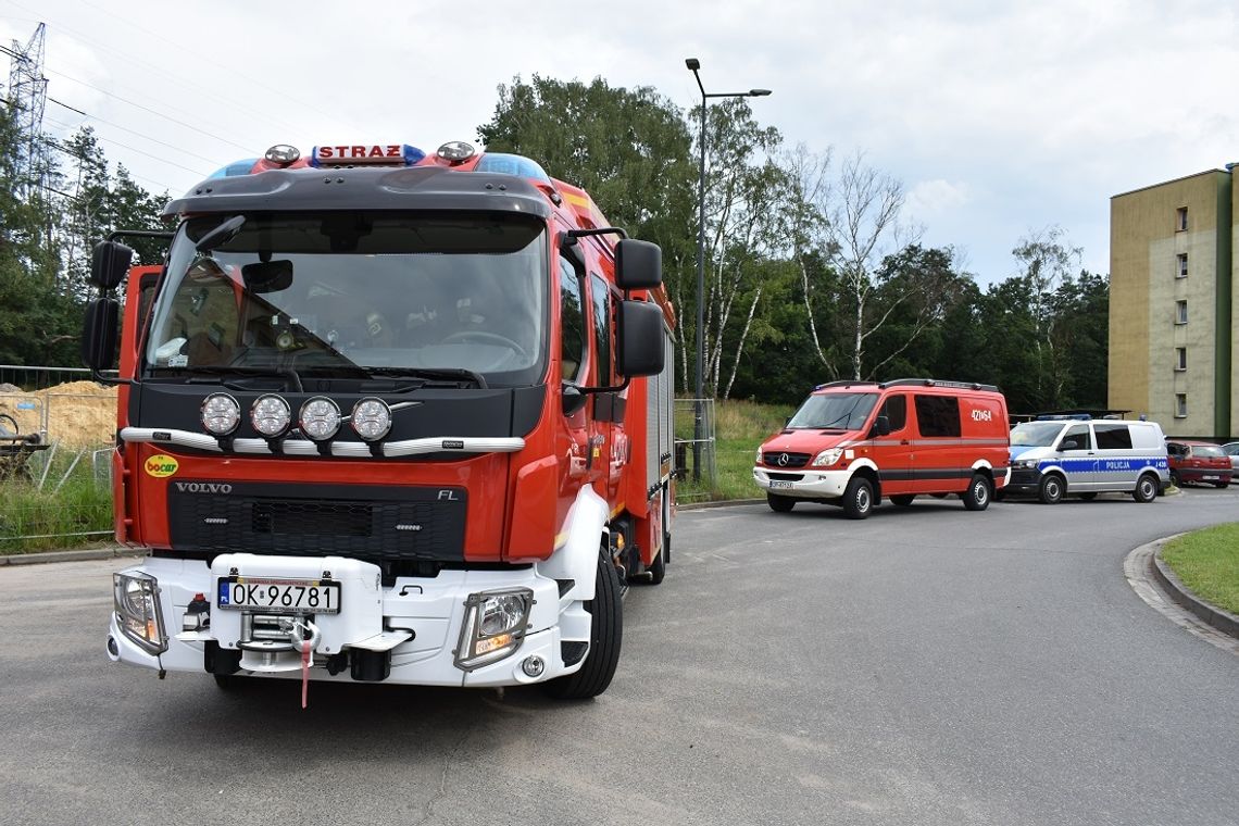 Czyścił butle gazowe w mieszkaniu. Służby ratunkowe interweniowały w Azotach