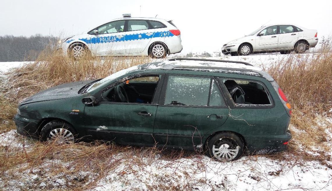 Dachowanie na drodze z Bierawy do Ciska. Poszkodowana kobieta zabrana do szpitala