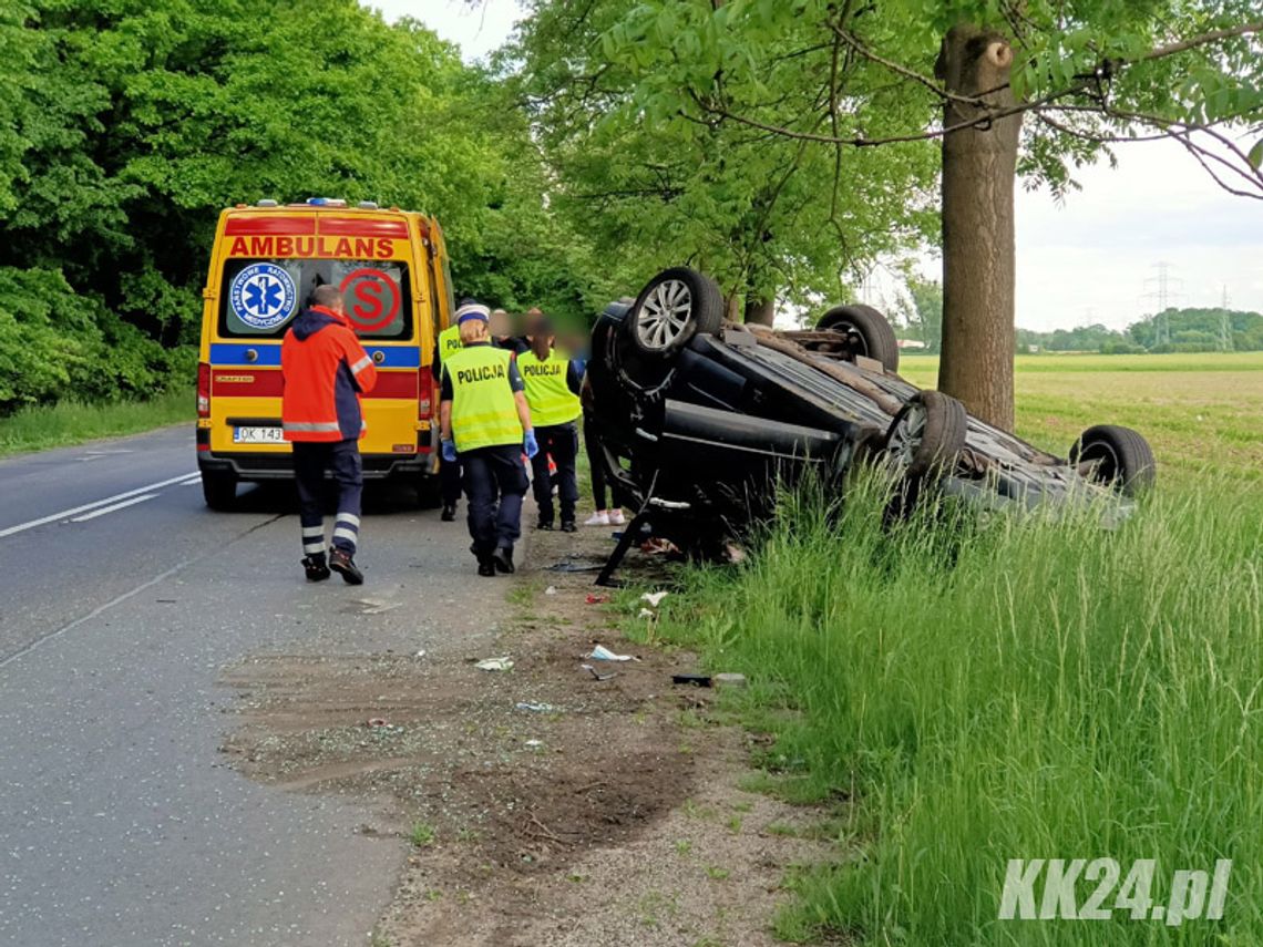 Dachowanie subaru na ulicy Gliwickiej. Za kierownicą młoda kobieta. Była nietrzeźwa