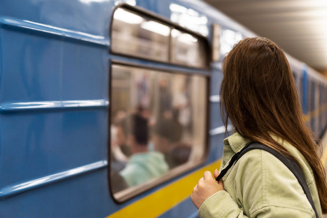 Dlaczego pociąg ma opóźnienie, mimo że wyjechał punktualnie?