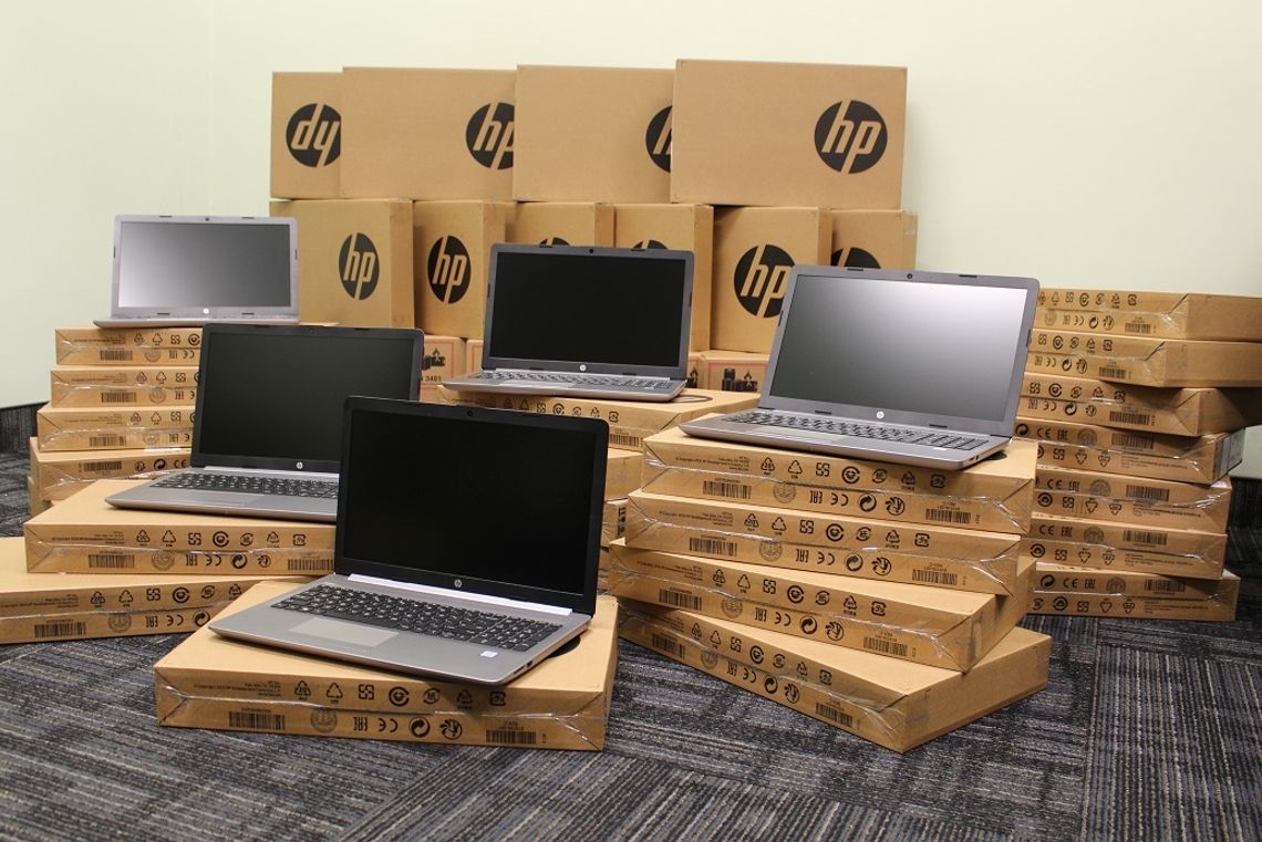 Do szkół podstawowych w Kędzierzynie-Koźlu trafi kolejnych 250 laptopów. Pomogą w nauczaniu zdalnym