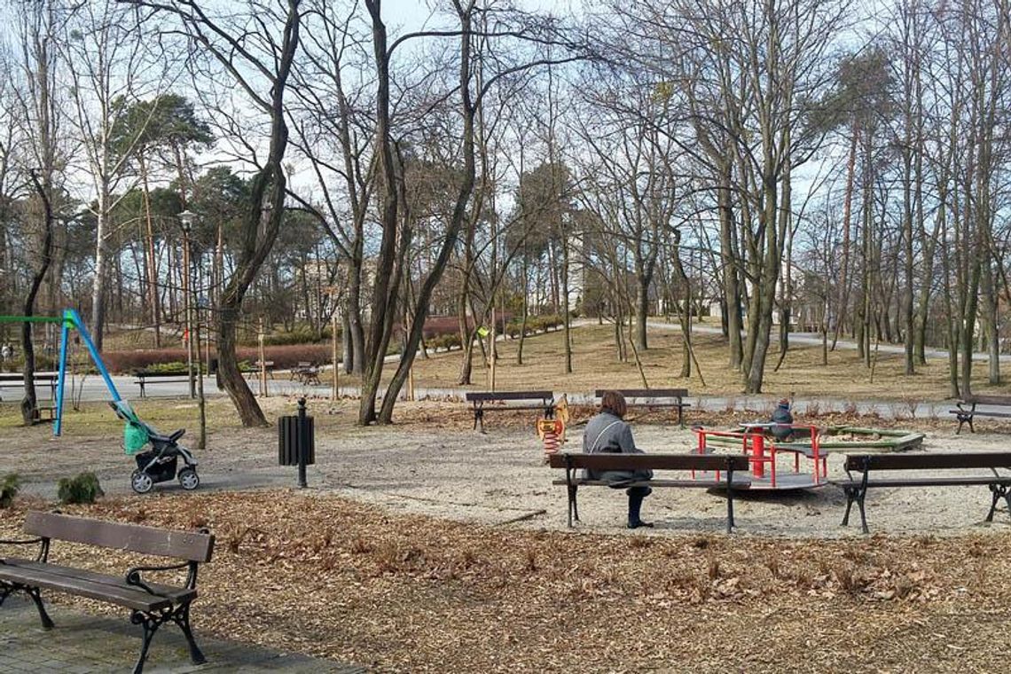 Dobra decyzja. Plac zabaw w Parku Pojednania zostanie odsunięty od ruchliwej ulicy