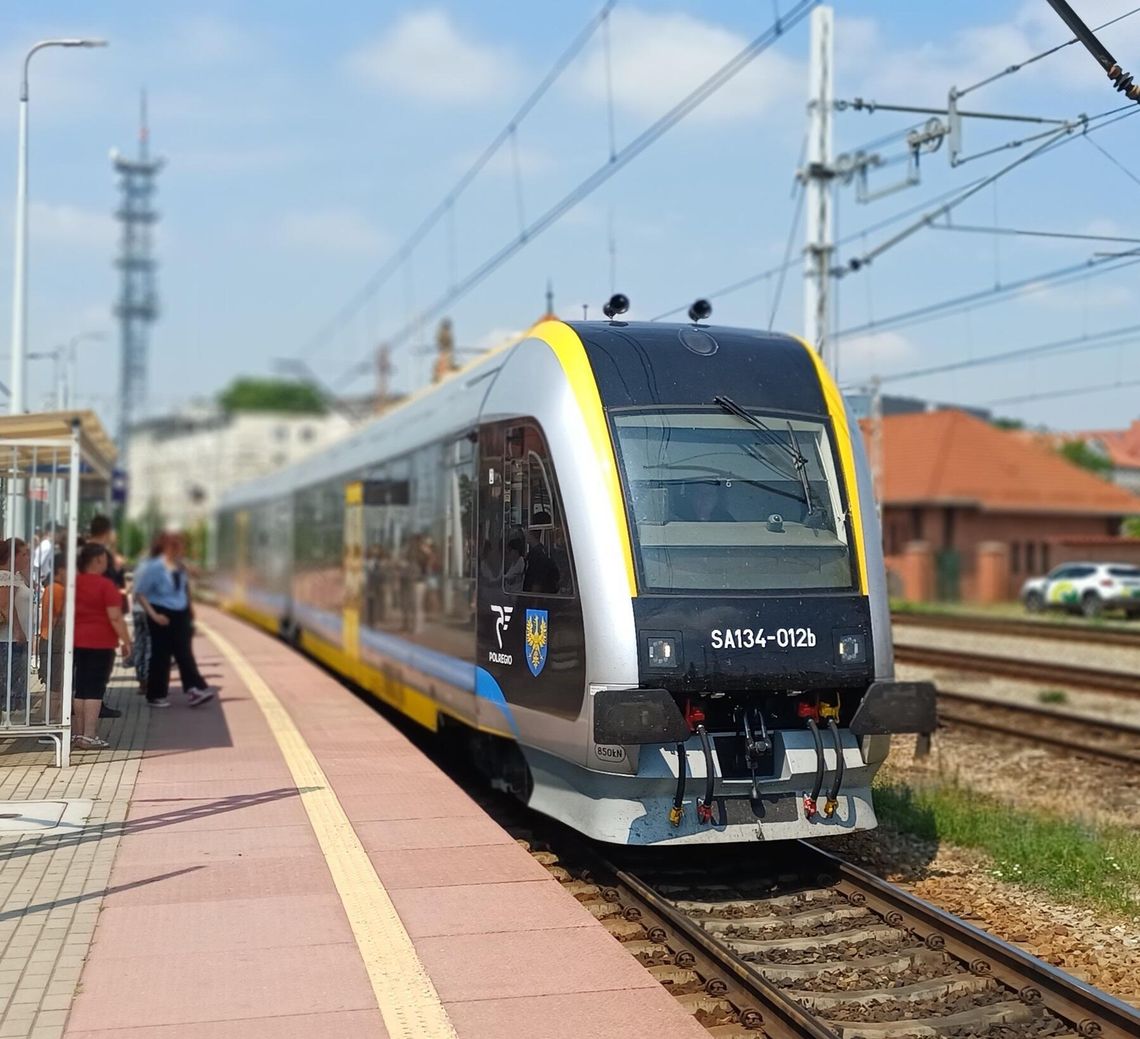 Dobra wiadomość dla pasażerów. Zmodernizowane szynobusy wracają na opolskie tory Dobra wiadomość dla pasażerów. Zmodernizowane szynobusy wracają na opolskie tory