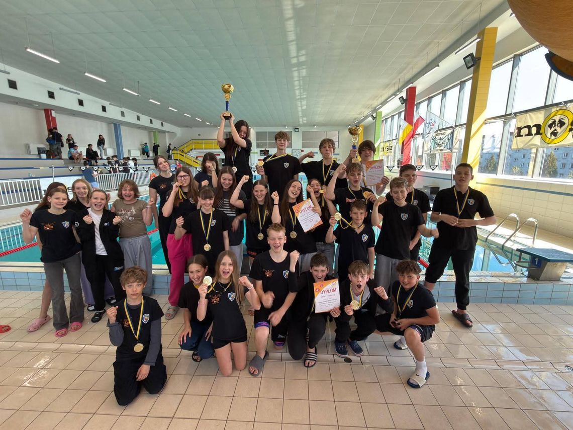 Dominacja „Dziewiątki”! Pływacy z PSP nr 9 rozbili bank na mistrzostwach województwa