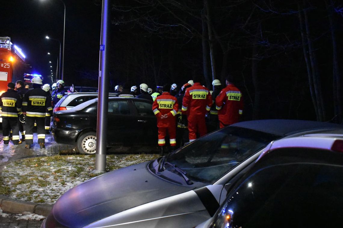 Dramatyczna akcja poszukiwawcza. Poraniony mężczyzna odnaleziony w lesie