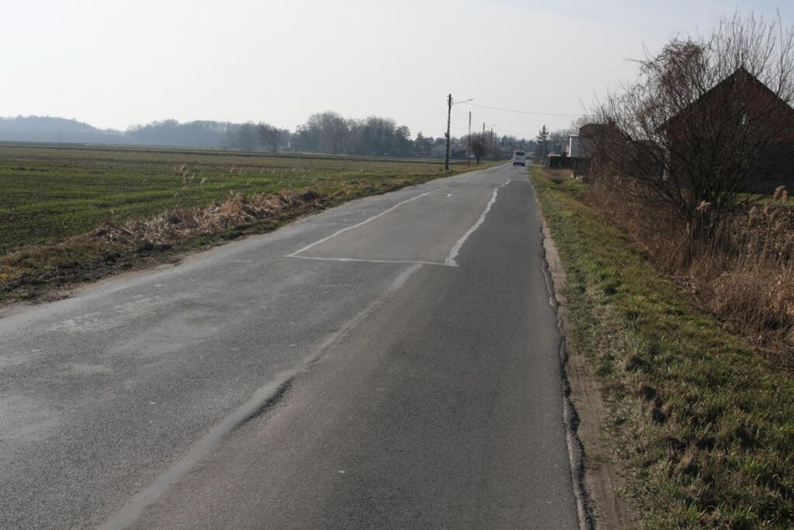 Droga Zakrzowa do Ciska doczeka się remontu. Powiat wyłonił wykonawcę ważnej inwestycji Droga Zakrzowa do Ciska doczeka się remontu. Powiat wyłonił wykonawcę ważnej inwestycji
