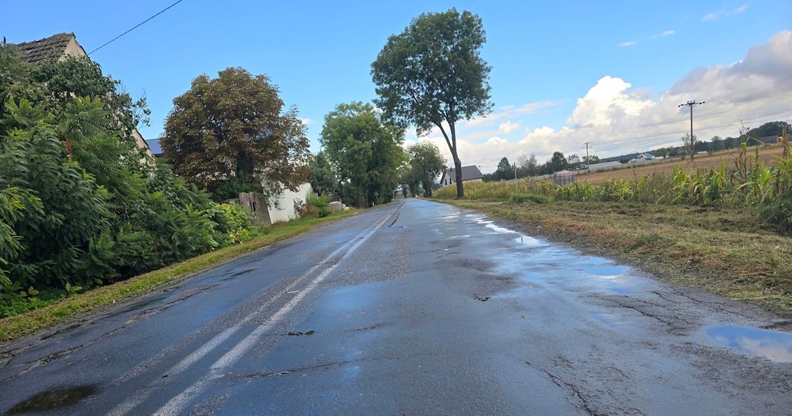 Drogi w powiecie z rządowym wsparciem. Ponad 1,8 mln zł dofinansowania na trzy remonty Drogi w powiecie z rządowym wsparciem. Ponad 1,8 mln zł dofinansowania na trzy remonty