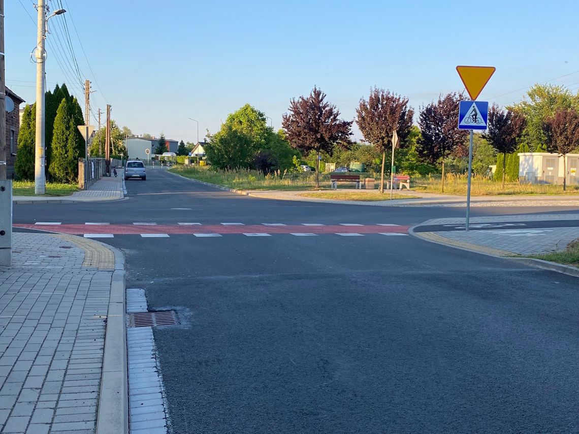 Drogowa ofensywa na osiedlu Kuźniczka. Na pięciu ulicach pojawiły się nowe nawierzchnie asfaltowe