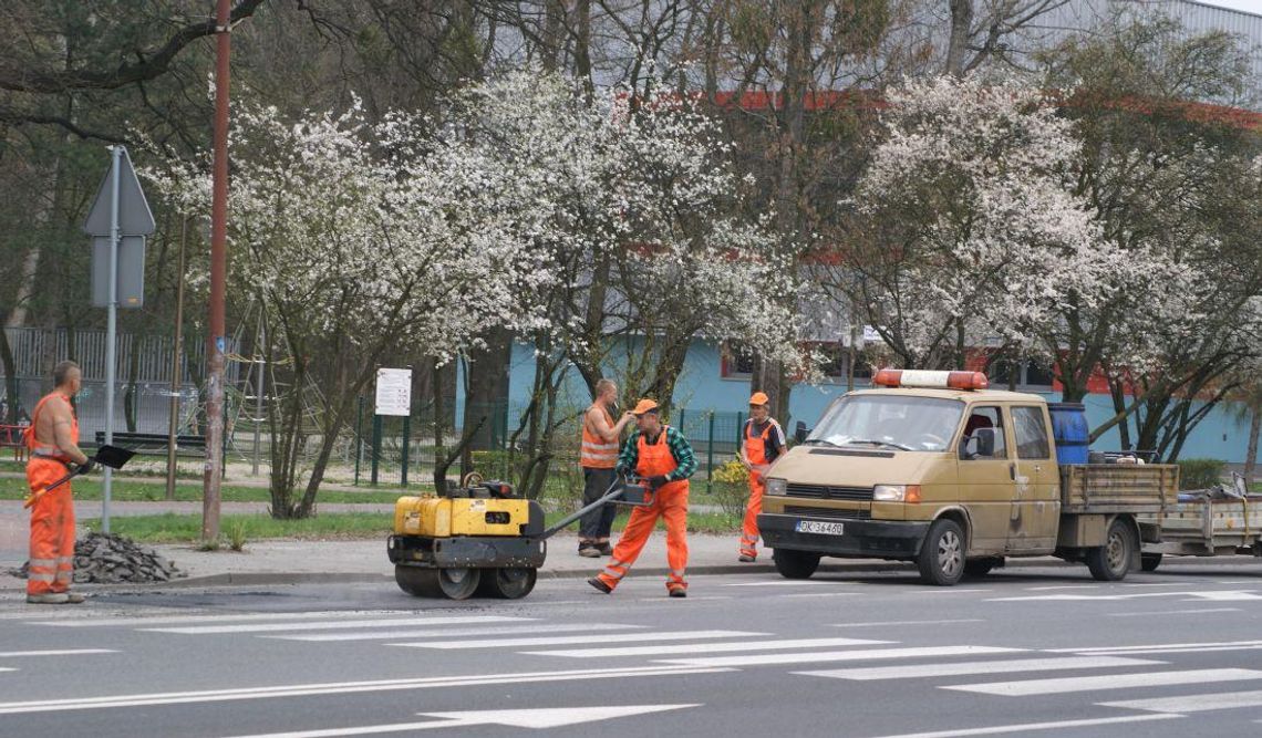 Drogowcy łatają aleję Jana Pawła II. Gdzie jeszcze można spodziewać się remontów?