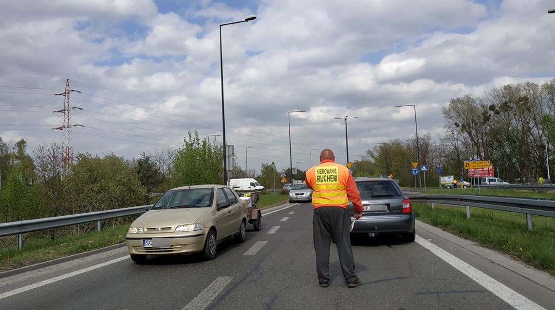 Drogowcy łatają obwodnicę Kędzierzyna-Koźla. Kierowcy muszą uzbroić się w cierpliwość