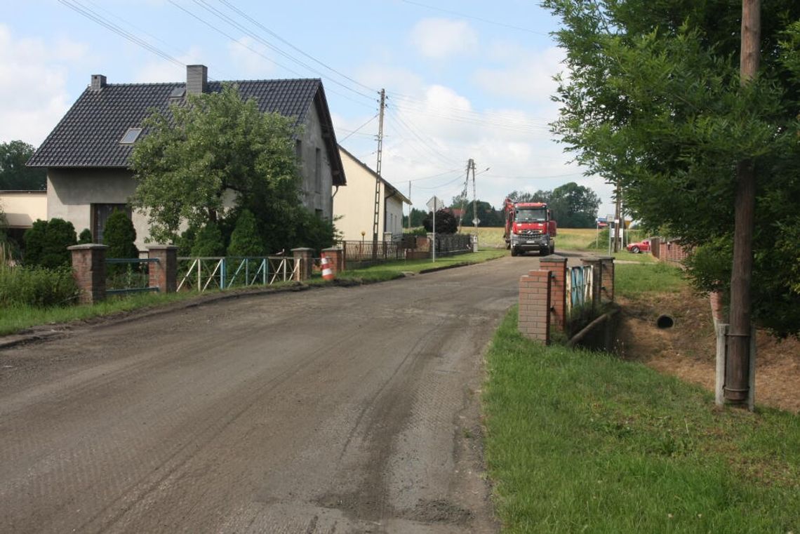 Drogowcy nie zwalniają tempa. Prace na trasie Zakrzów - Cisek idą pełną parą