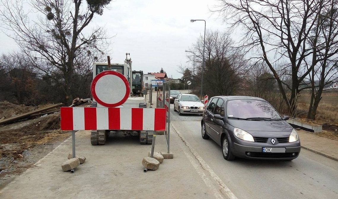 Drogowcy zamkną jutro na trzy godziny drogę z Koźla do Większyc