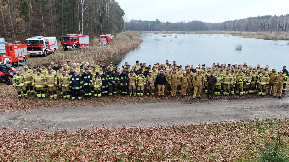 Duże ćwiczenia strażaków OSP przy zbiorniku Kozieławy. W szkoleniu wzięło udział blisko 150 druhów Duże ćwiczenia strażaków OSP przy zbiorniku Kozieławy. W szkoleniu wzięło udział blisko 150 druhów