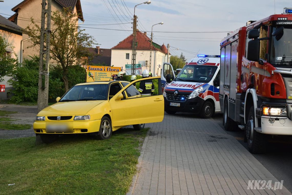 Dwóch Ukraińców pobiło się podczas jazdy autem. Ranny w głowę kierowca zabrany do szpitala