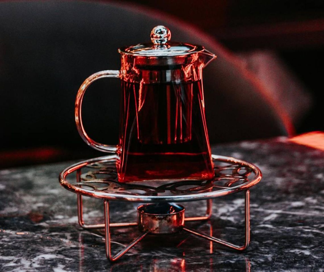 Dzbanki z zaparzaczem – elegancja i wygoda w parzeniu herbaty Dzbanki z zaparzaczem – elegancja i wygoda w parzeniu herbaty