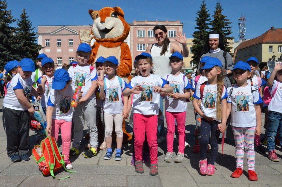 Dzieci chcą oddychać zdrowym powietrzem. Happening na kozielskim Rynku. FOTOREPORTAŻ