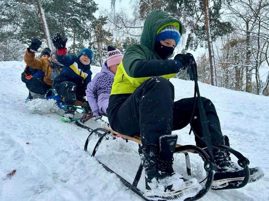 Dzieci z Kędzierzyna-Koźla mogą zapisywać się na półkolonie podczas ferii. Szkoły przygotowały ponad 200 miejsc Dzieci z Kędzierzyna-Koźla mogą zapisywać się na półkolonie podczas ferii. Szkoły przygotowały ponad 200 miejsc