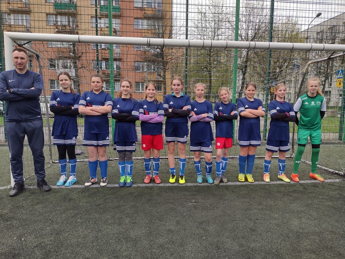 Dziewczyny z Gościęcina mistrzyniami powiatu w piłce nożnej szkół podstawowych