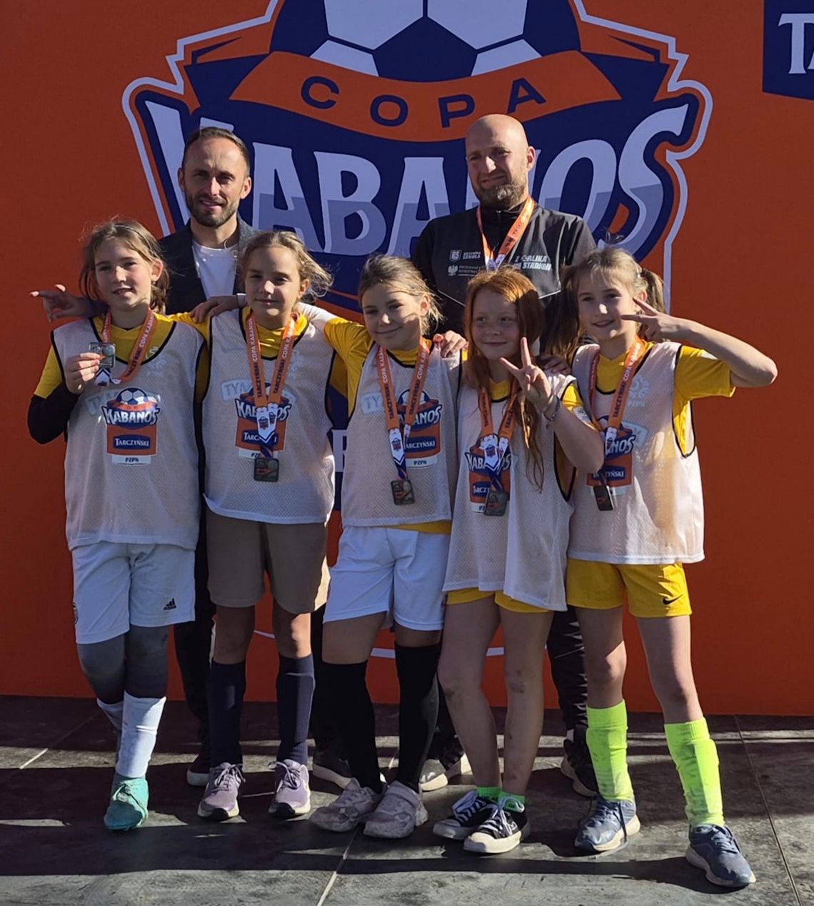 "Dziewiątka" mistrzem województwa! Młode piłkarki triumfowały w Copa Kabanos
