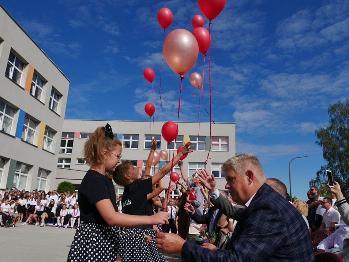 "Dziewiętnastka" świętuje 35-lecie i wita uczniów po przerwie wakacyjnej. To największa szkoła w mieście