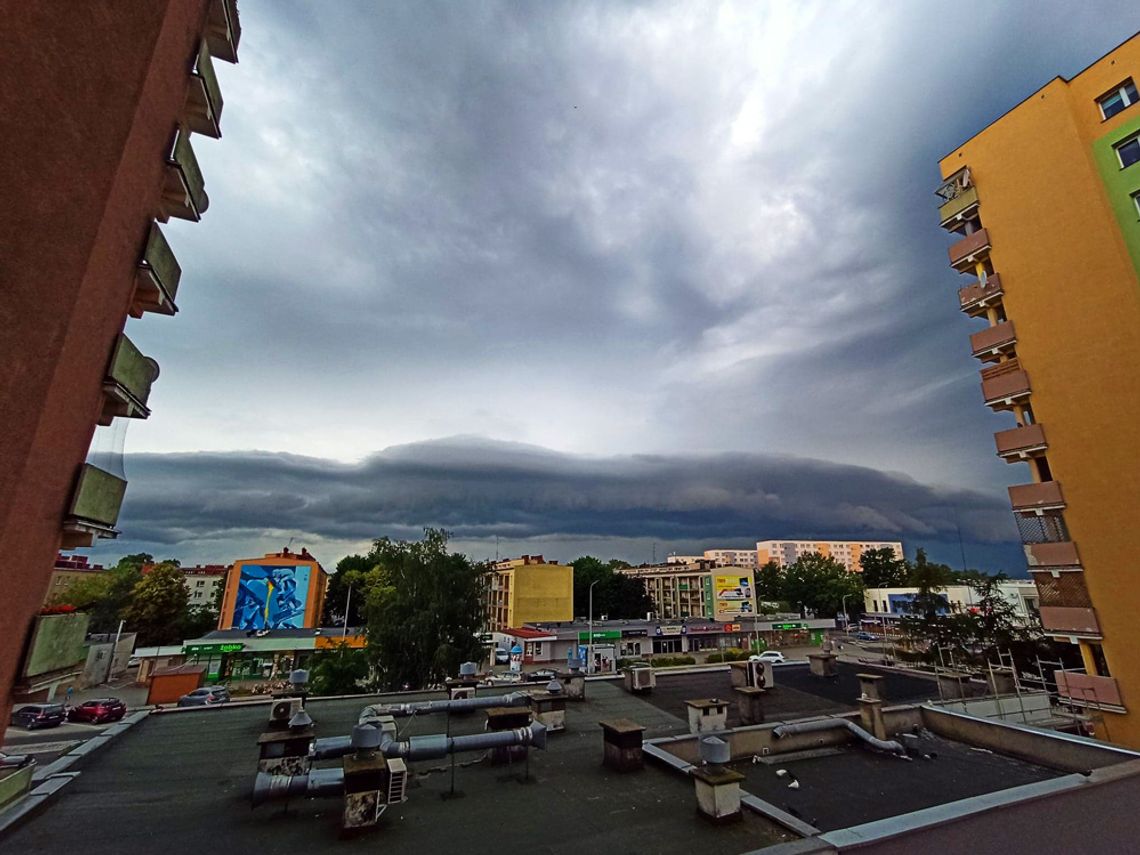 Dziś możliwa zmiana pogody. Meteorolodzy ostrzegają: możliwe burze z porywistym wiatrem