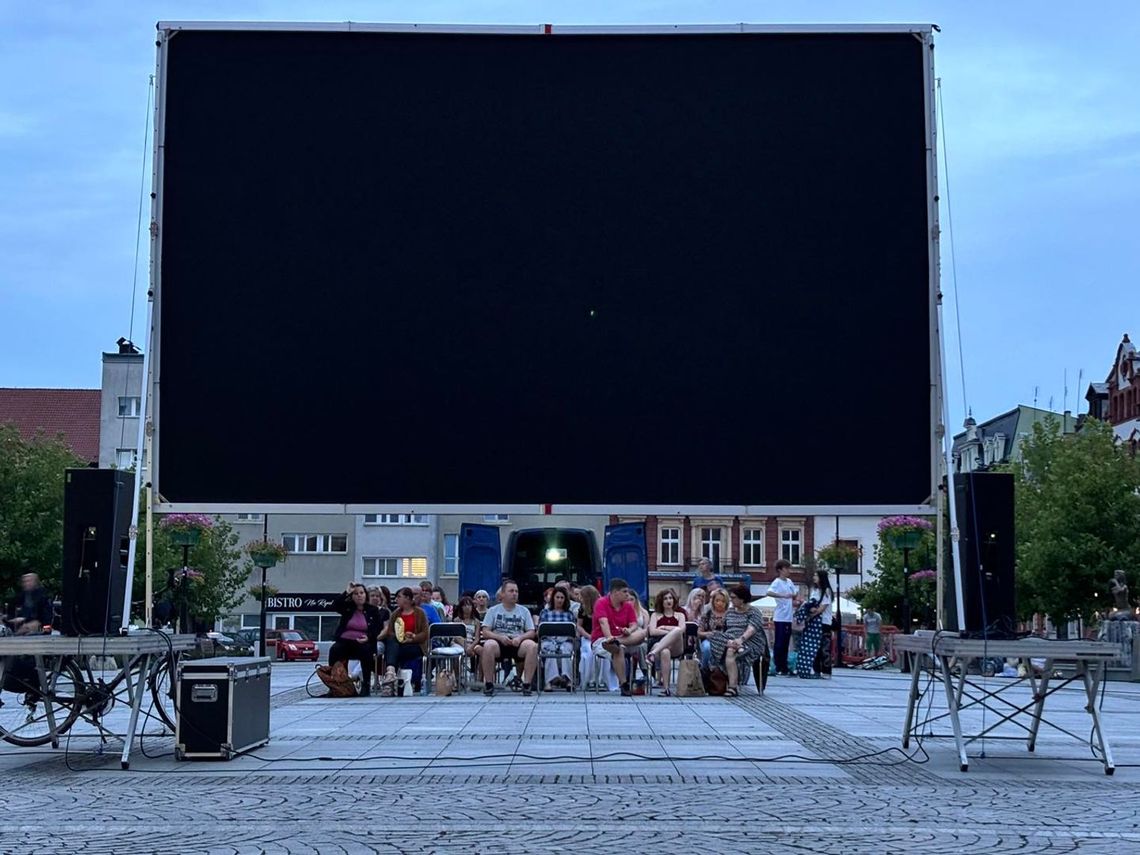 Pogoda pokrzyżowała filmowe plany. Dzisiejszy seans Letniego Kina Plenerowego na Rynku odwołany