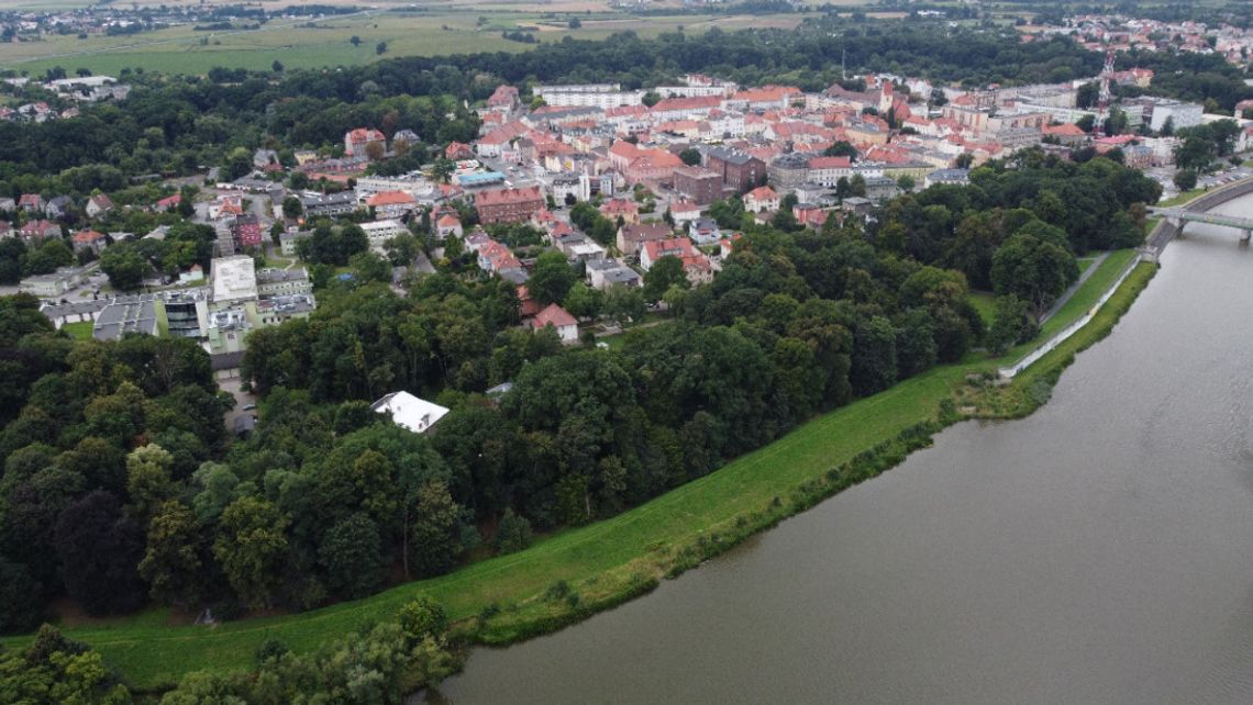 Ekspertyza wykazała, że część wału chroniącego Koźle jest w złym stanie. Konieczna rozbiórka i badanie gruntu