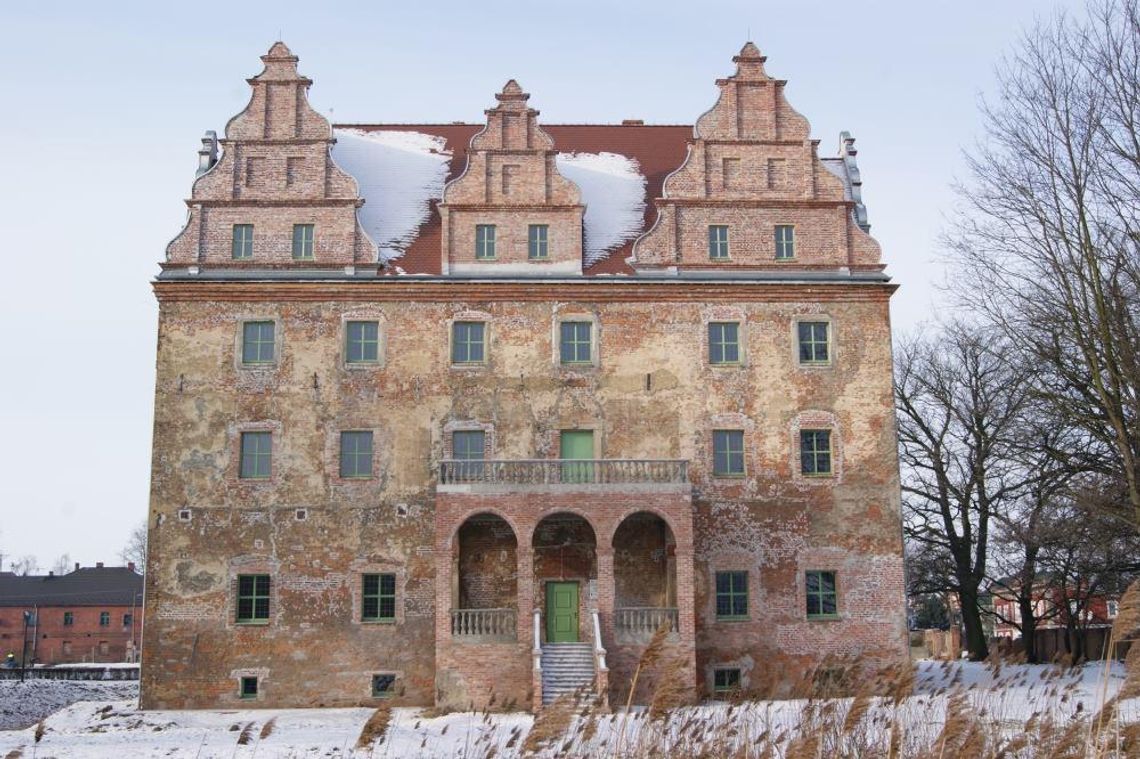 FOTOREPORTAŻ: Tak wygląda zamek w Polskiej Cerekwi po pierwszym etapie remontu