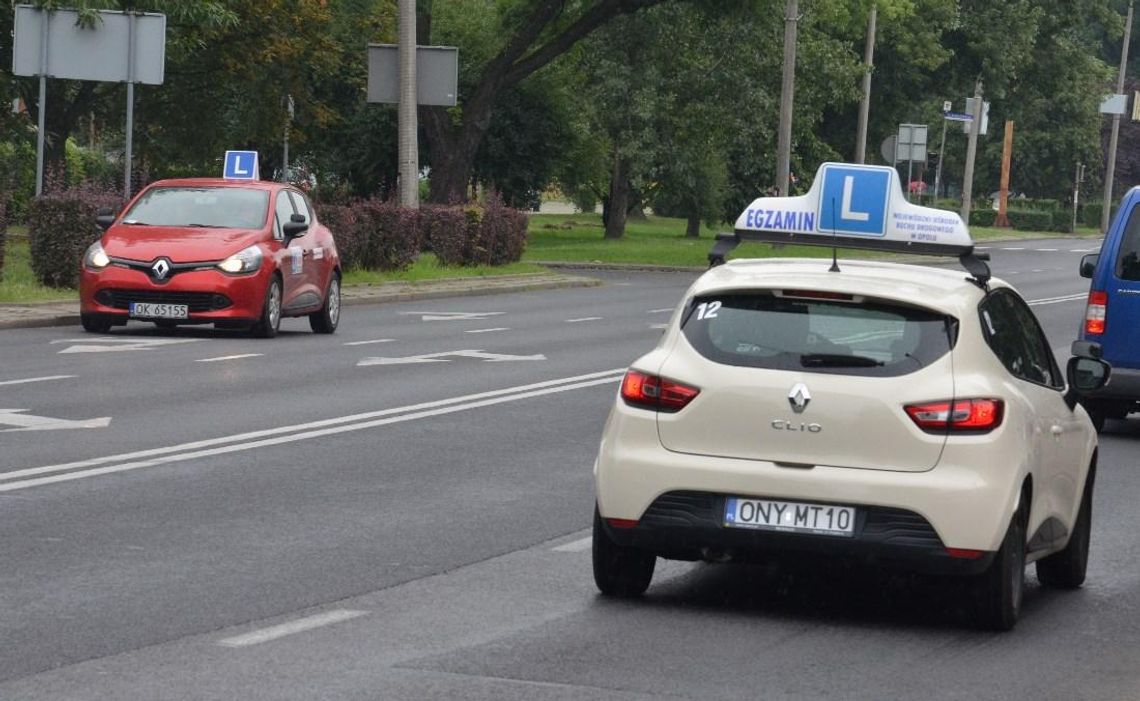 Gdzie najlepiej przygotowują do egzaminu na prawko? Ranking naszych szkół jazdy