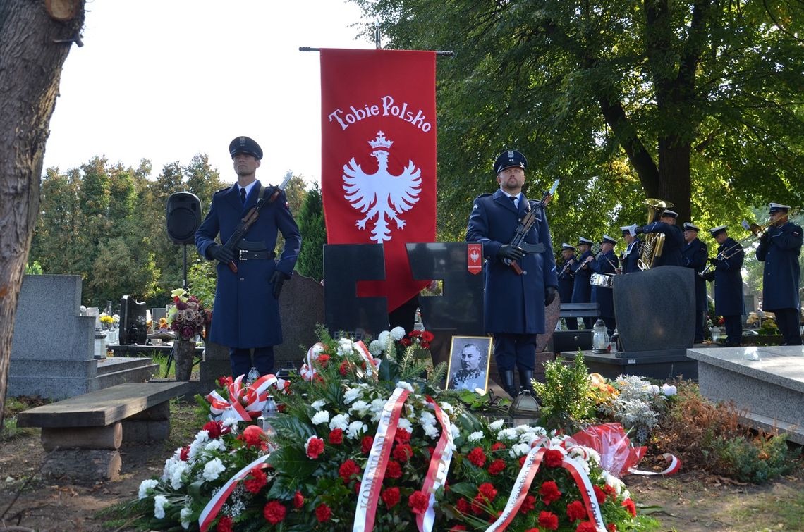 Grób inspektora Wiktora Ludwikowskiego oznaczony znakiem pamięci "Tobie Polsko"