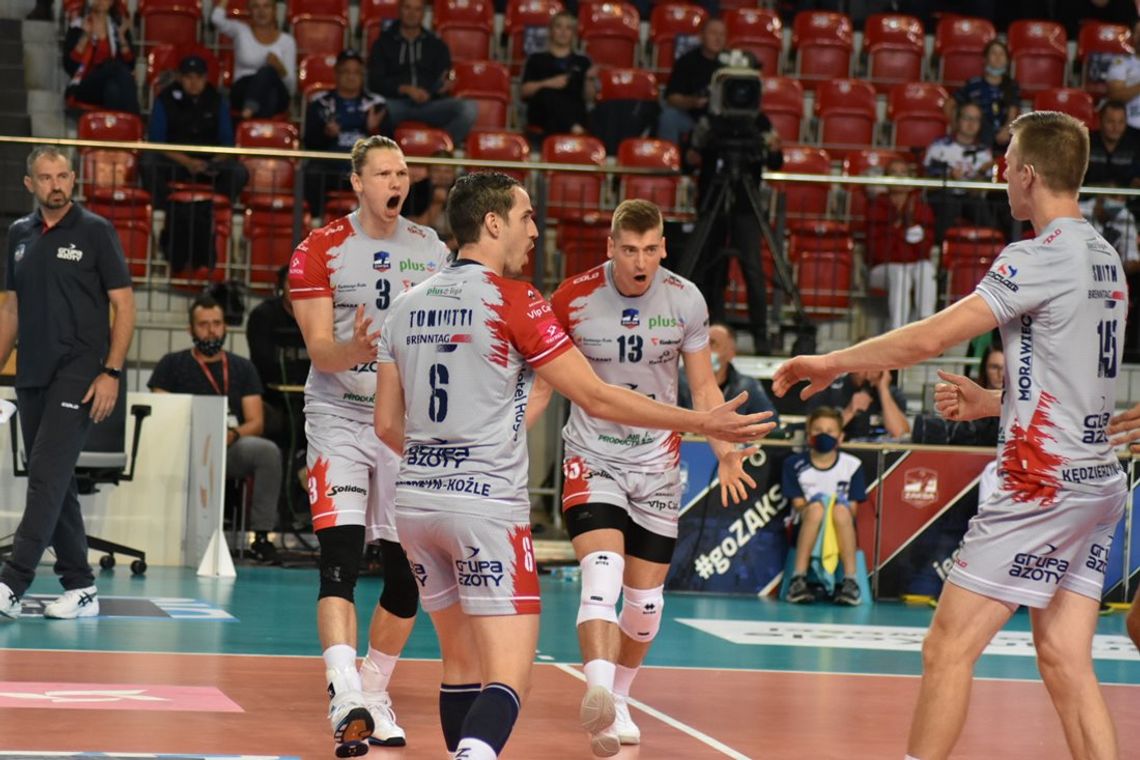 Grupa Azoty ZAKSA nie zwalnia tempa. Kędzierzynianie ograli Jastrzębski Węgiel. FOTOREPORTAŻ