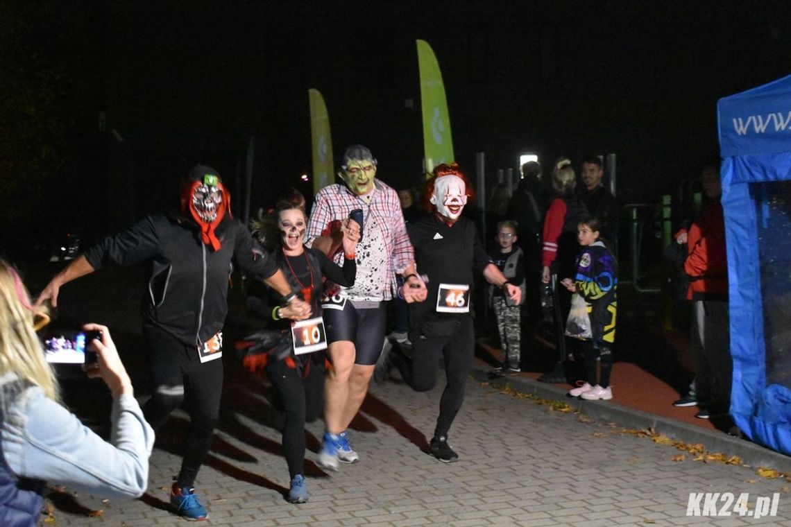 Halloweenowy bieg w kozielskim parku. Strasznie Fajna 5 przyciągnęła 165 uczestników. FOTOREPORTAŻ