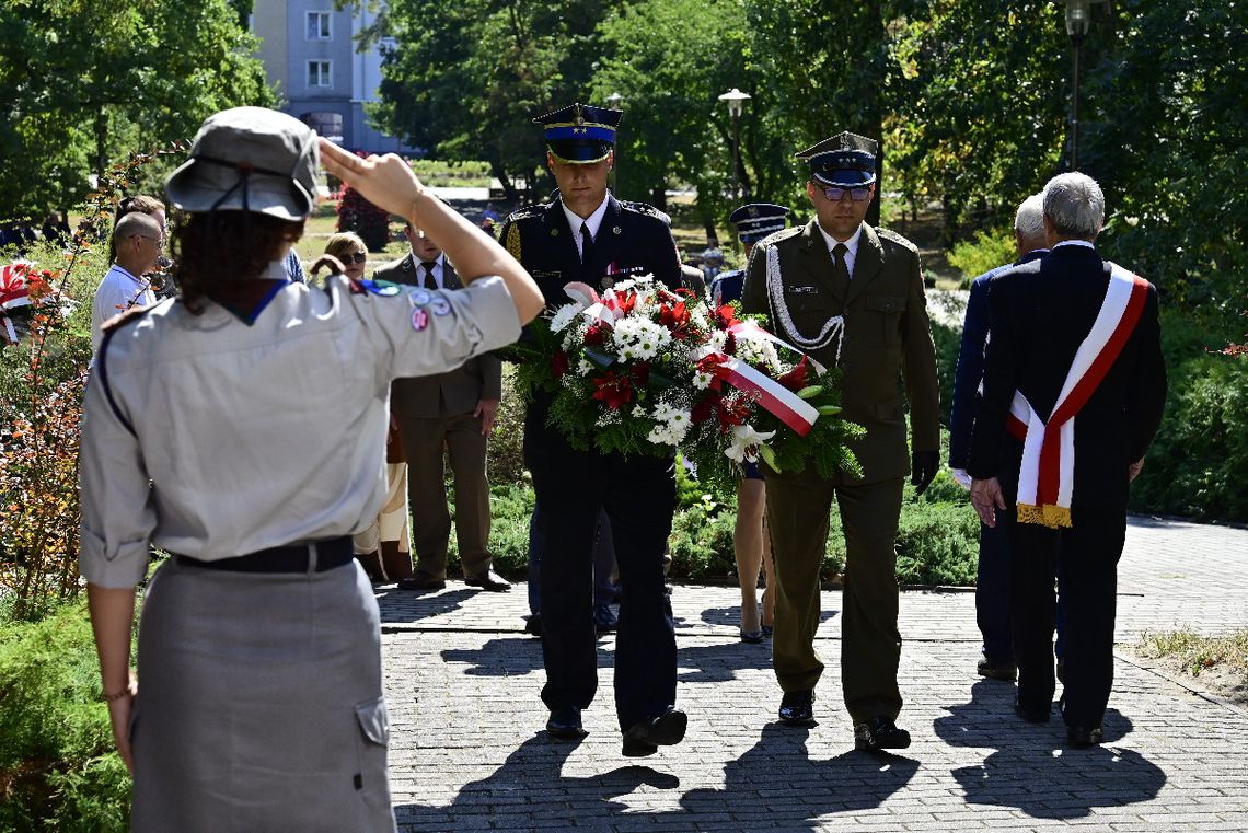 Hołd ofiarom wojny. W Kędzierzynie-Koźlu upamiętniono 86. rocznicę wybuchu II Wojny Światowej