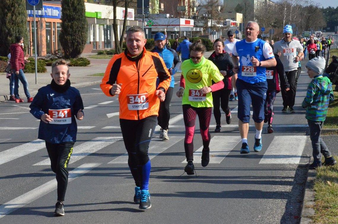 II Mini Maraton Pamięci Jana Pawła II. Ponad 150 osób pobiegło w Śródmieściu. FOTOREPORTAŻ