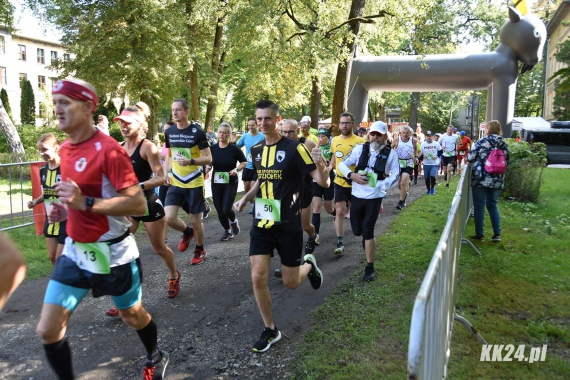 IV Przystanek Forma w Sławięcicach. Ponad setka biegaczy rywalizowała w zabytkowym parku. FOTOREPORTAŻ