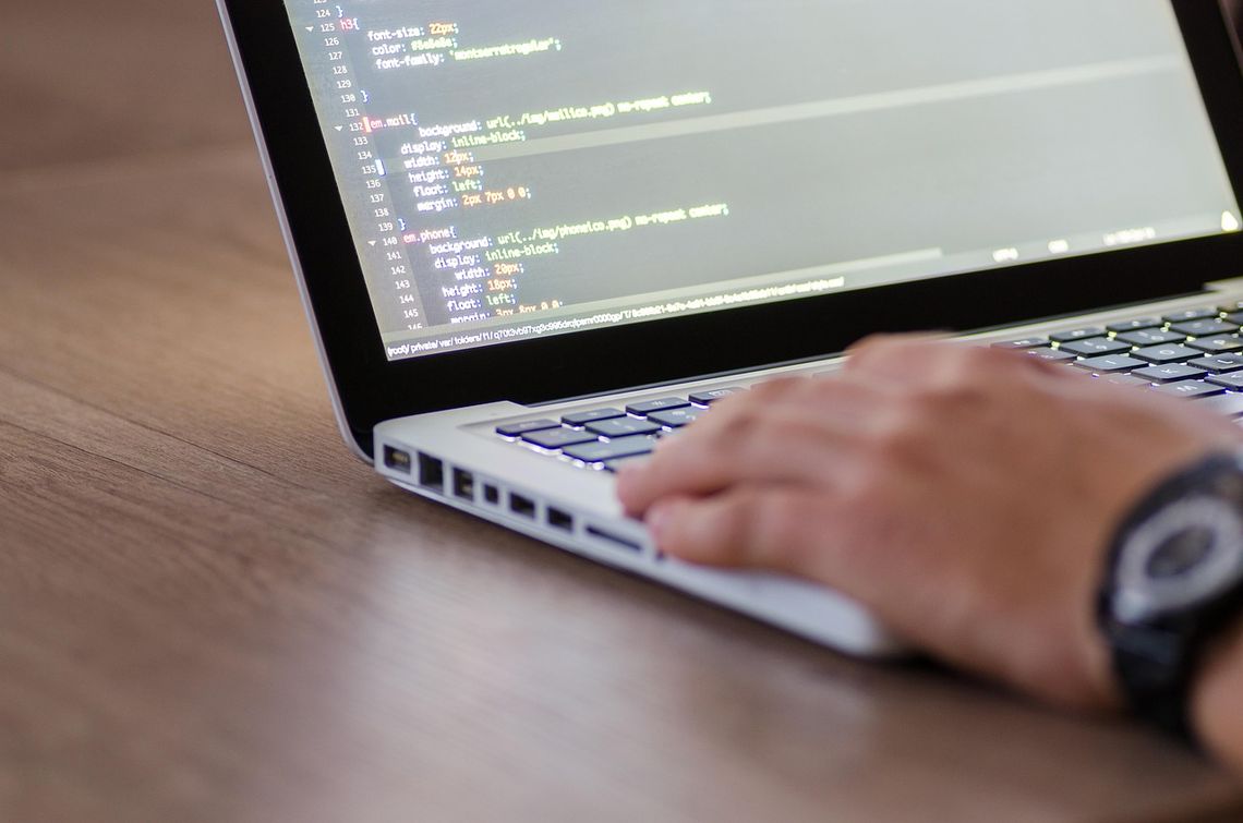 Jak zabezpieczyć firmową sieć przed cyberatakami?