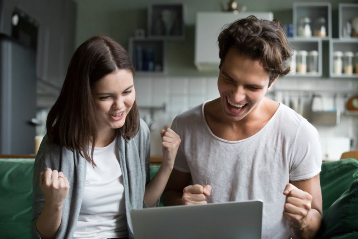 Jakie są zalety szybkich pożyczek na raty udzielanych przez internet?