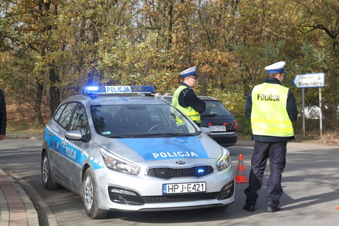 Jedenaście kolizji, brak wypadków. Bezpiecznie na drogach podczas Wszystkich Świętych